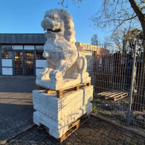 Marmeren Beeld Tuinbeel Leeuw op Sokkel 1,65 m
