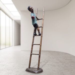 Beeld Tuinbeeld Jongen op Ladder Brons 2,06 m