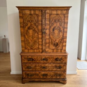 Commode met Opstand Barok 1760 Noten