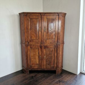 Hoekkast Biedermeier 1840 Mahonie