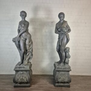 Beelden Vrouwen 2,30 m Brons 1920