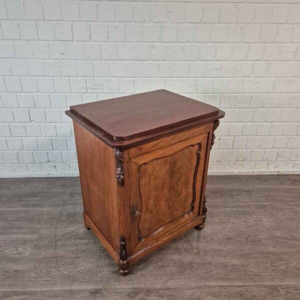 Kastje Louis Philippe 1860 Mahonie