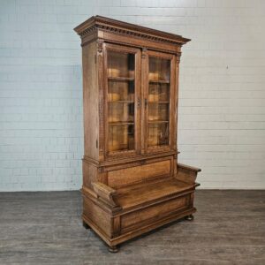 Vitrine met Klepbank Gründerzeit 1880 Eiken