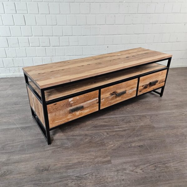 Dressoirs & Sideboards
