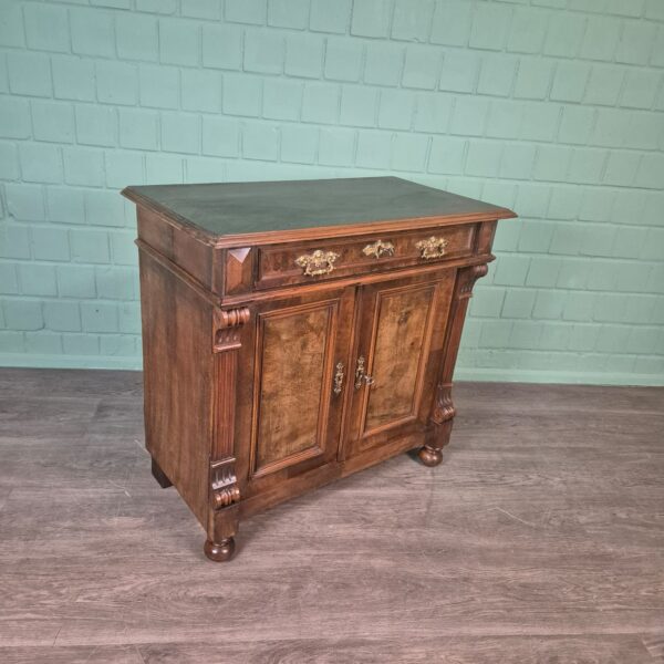 Commode Gründerzeit 1880 Noten