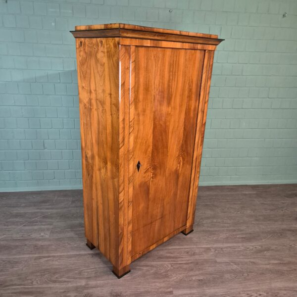 Kast Kledingkast Biedermeier 1820 Noten