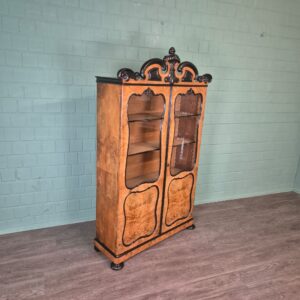 Vitrinekast Biedermeier 1860 Noten