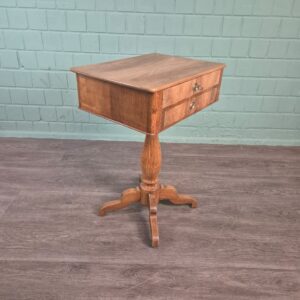 Naaitafeltje Biedermeier 1850 Essen
