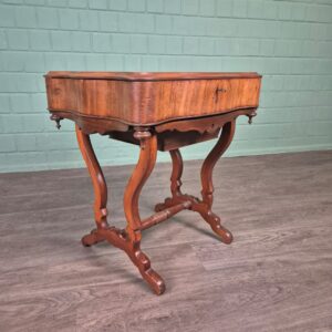 Naaitafeltje Biedermeier 1850 Mahonie