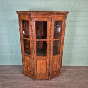 Hoekkast Biedermeier 1850 Noten