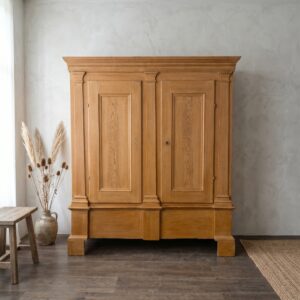 Kast Kledingkast Laatbarok Classicisme 1780 Eiken