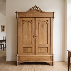 Kast Kledingkast Historicisme 1870 Eiken