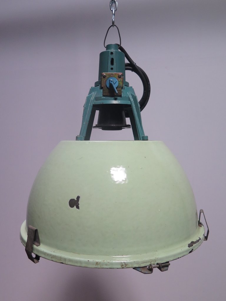 Lampe Industrielampe Hellgrün