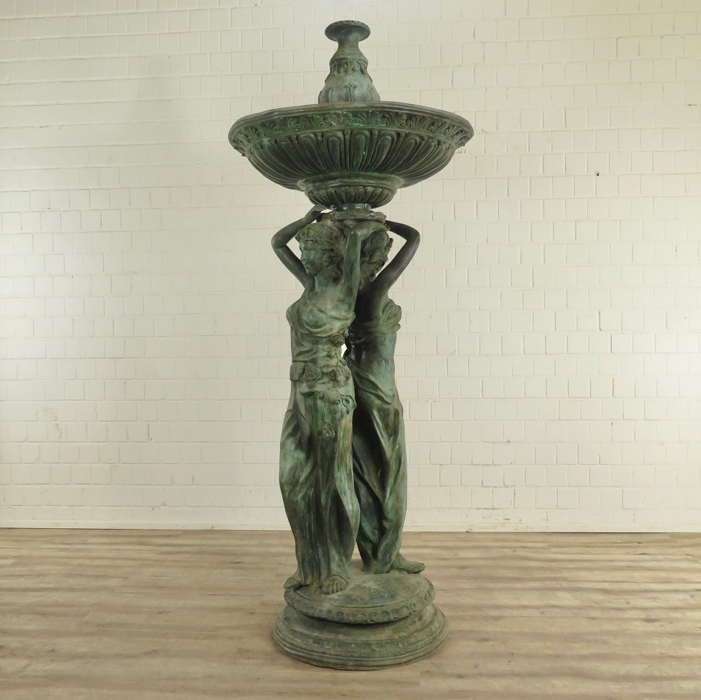 Wasserspeier Frauen Bronze 2,47 m