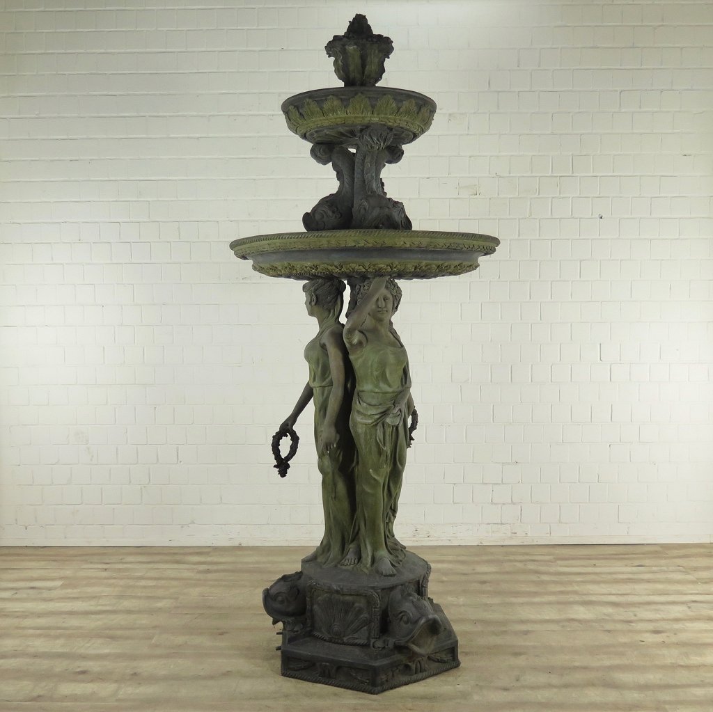 Brunnen Wasserspeier Frauen Bronze 2,70 m