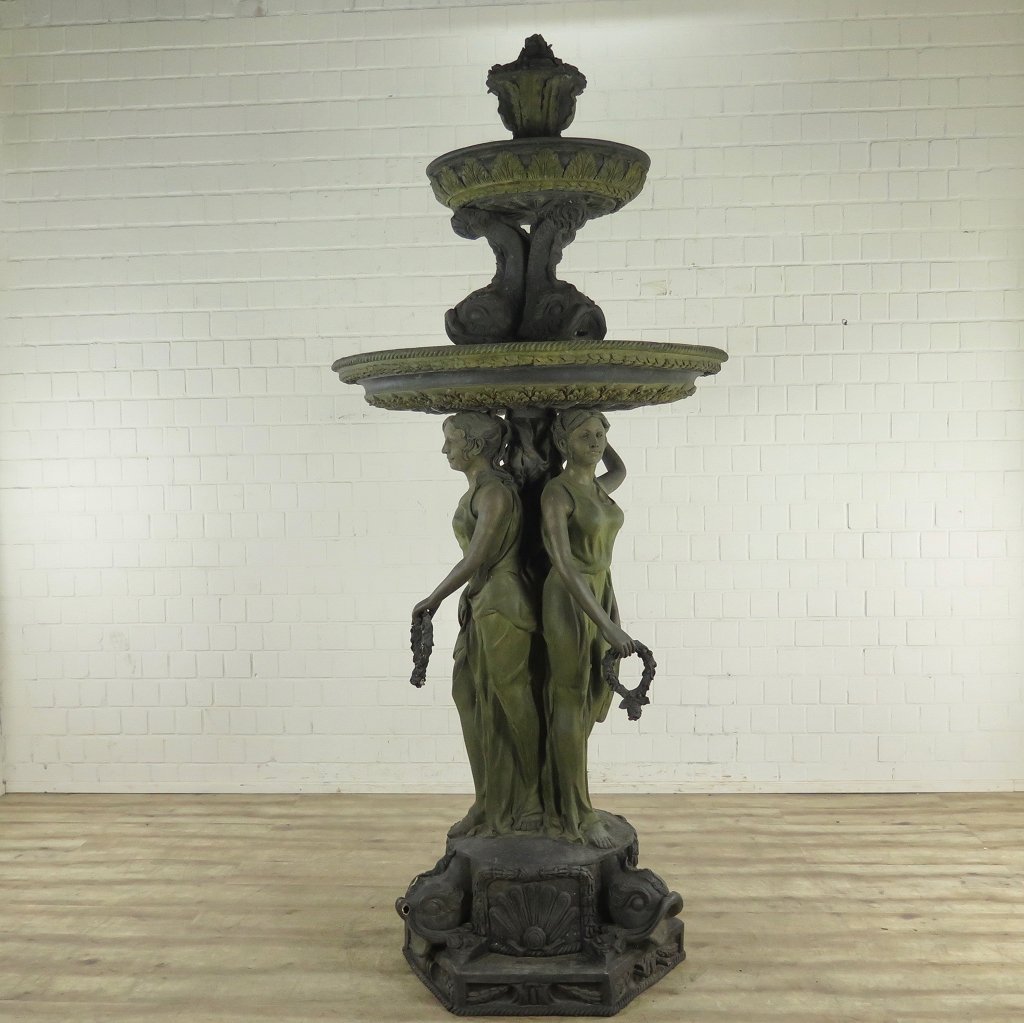 Brunnen Wasserspeier Frauen Bronze 2,70 m