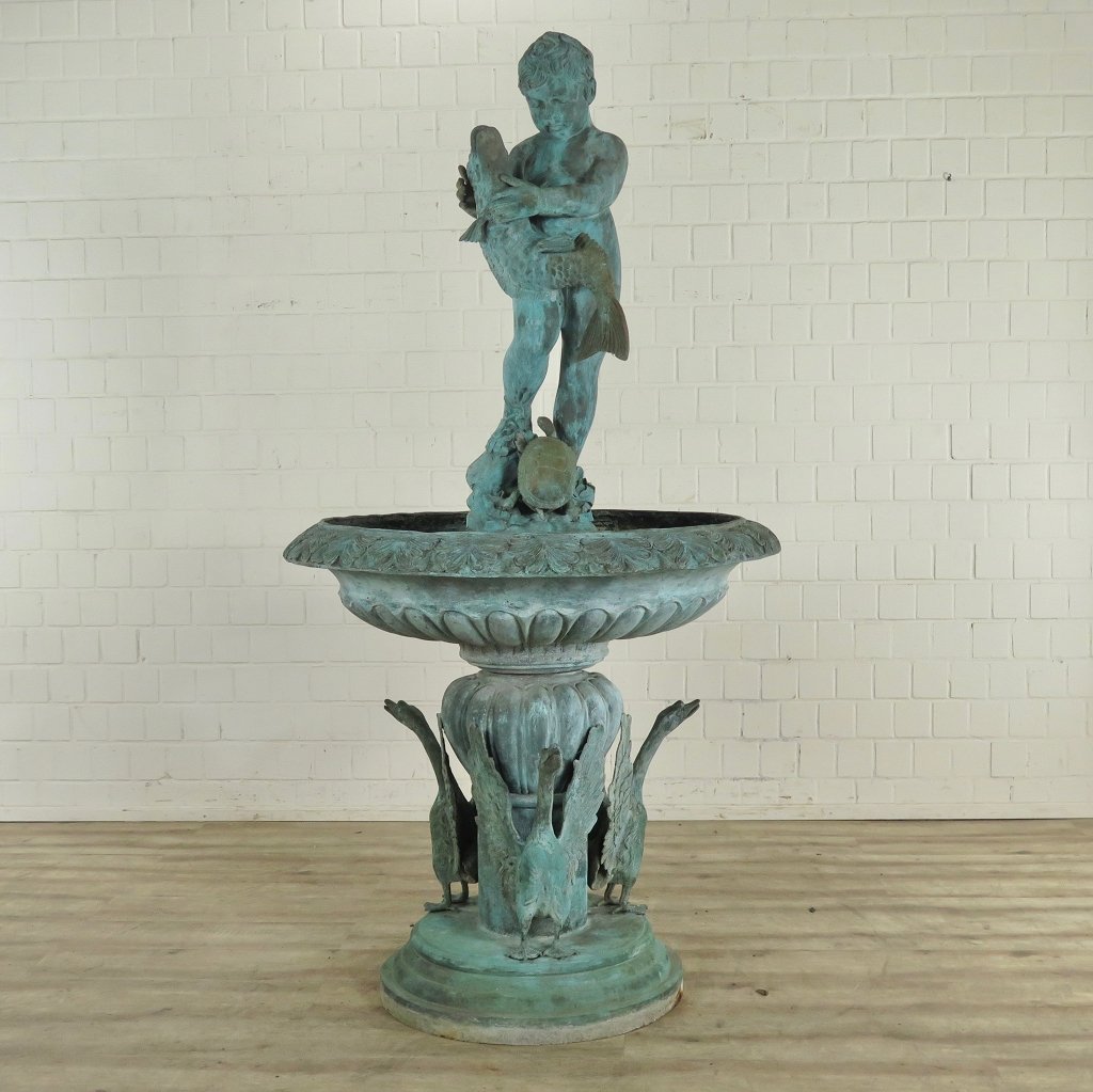 Wasserspeier Brunnen Junge Bronze Ø 1,10 m