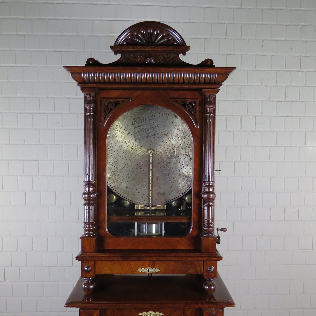Spieluhr mit Glockenspiel Gründerzeit 1880 Nussbaum